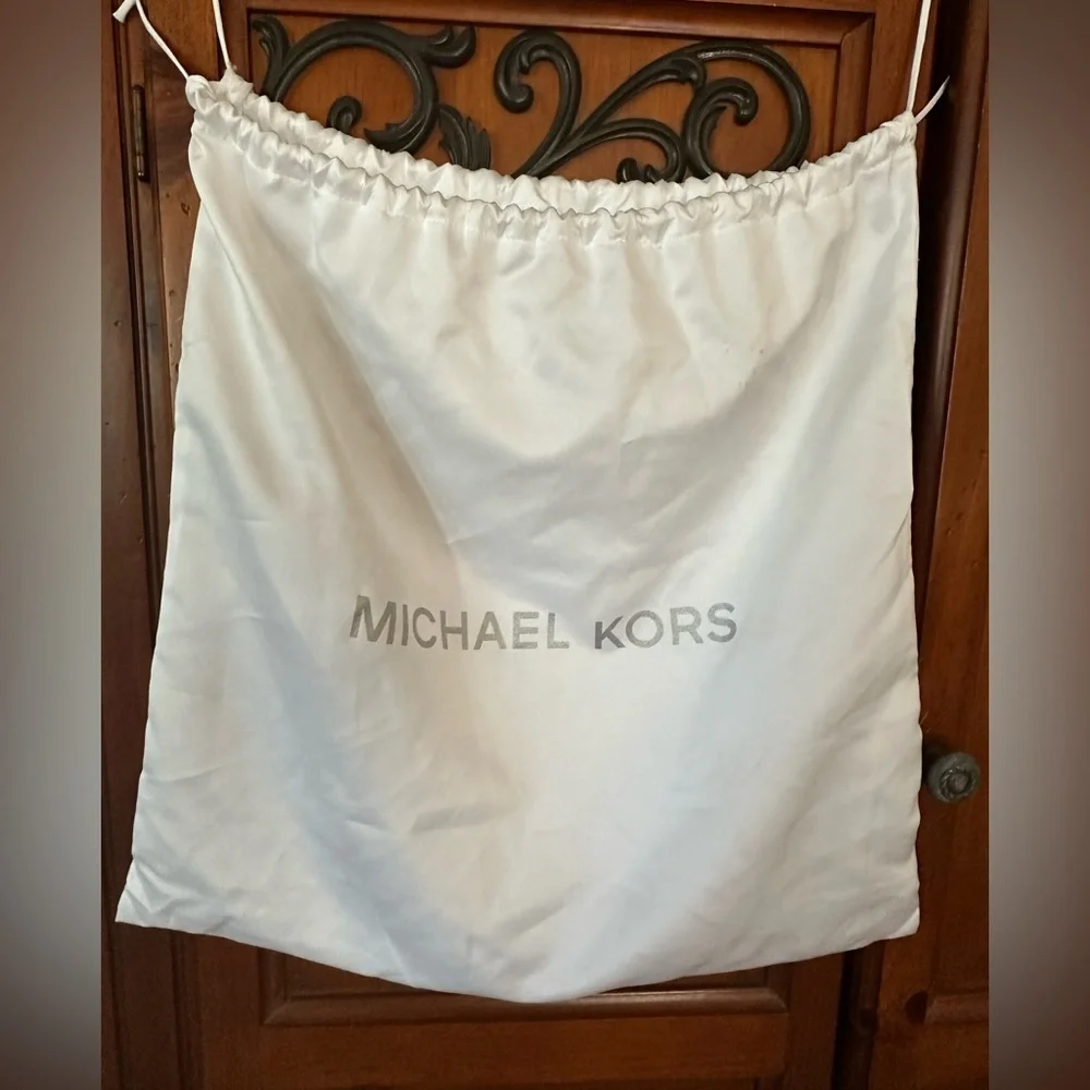 Michael Kors White Leather Hobo Bag With Braided Handle Shoulder Bag - Picture 9 of 17